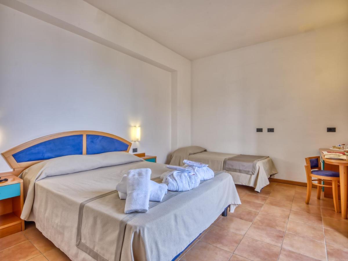 Hotel Antares Letojanni Exterior photo