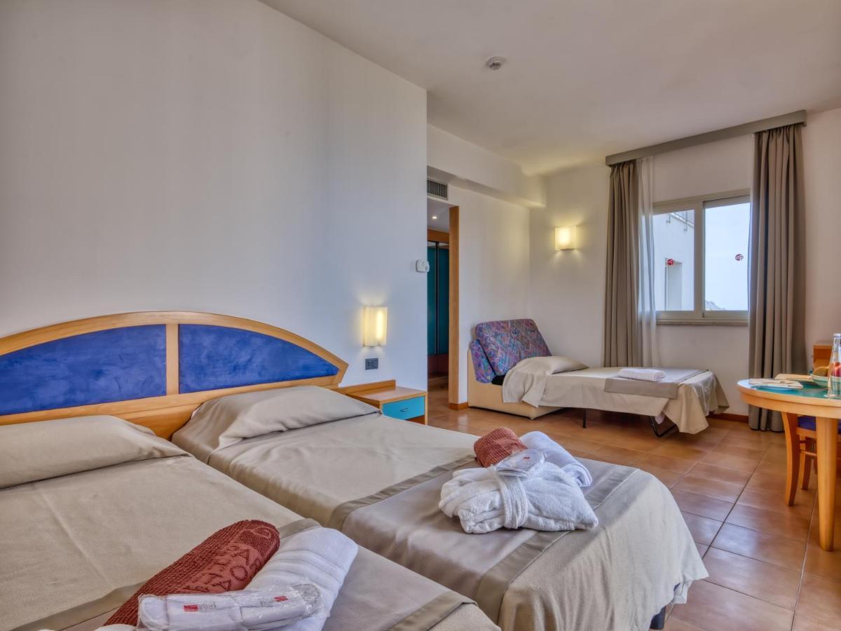 Hotel Antares Letojanni Exterior photo