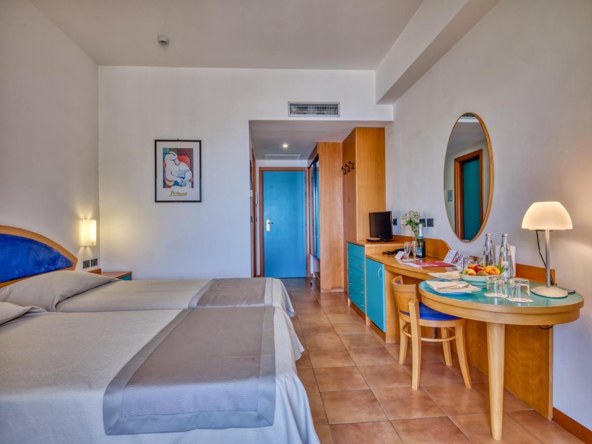 Hotel Antares Letojanni Exterior photo