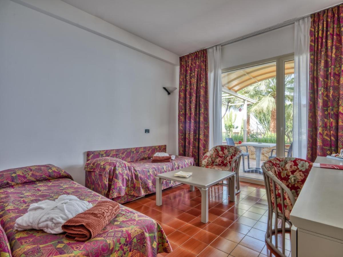 Hotel Antares Letojanni Exterior photo