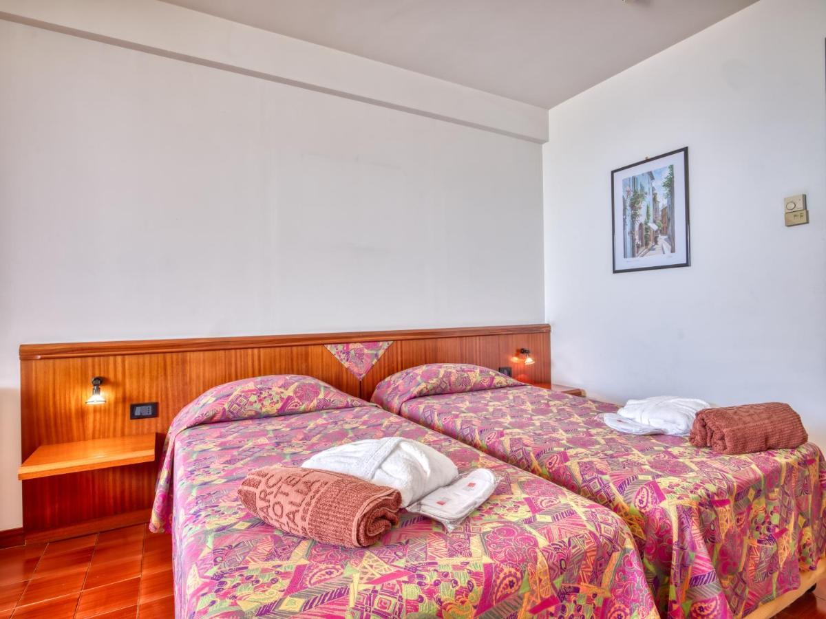 Hotel Antares Letojanni Exterior photo