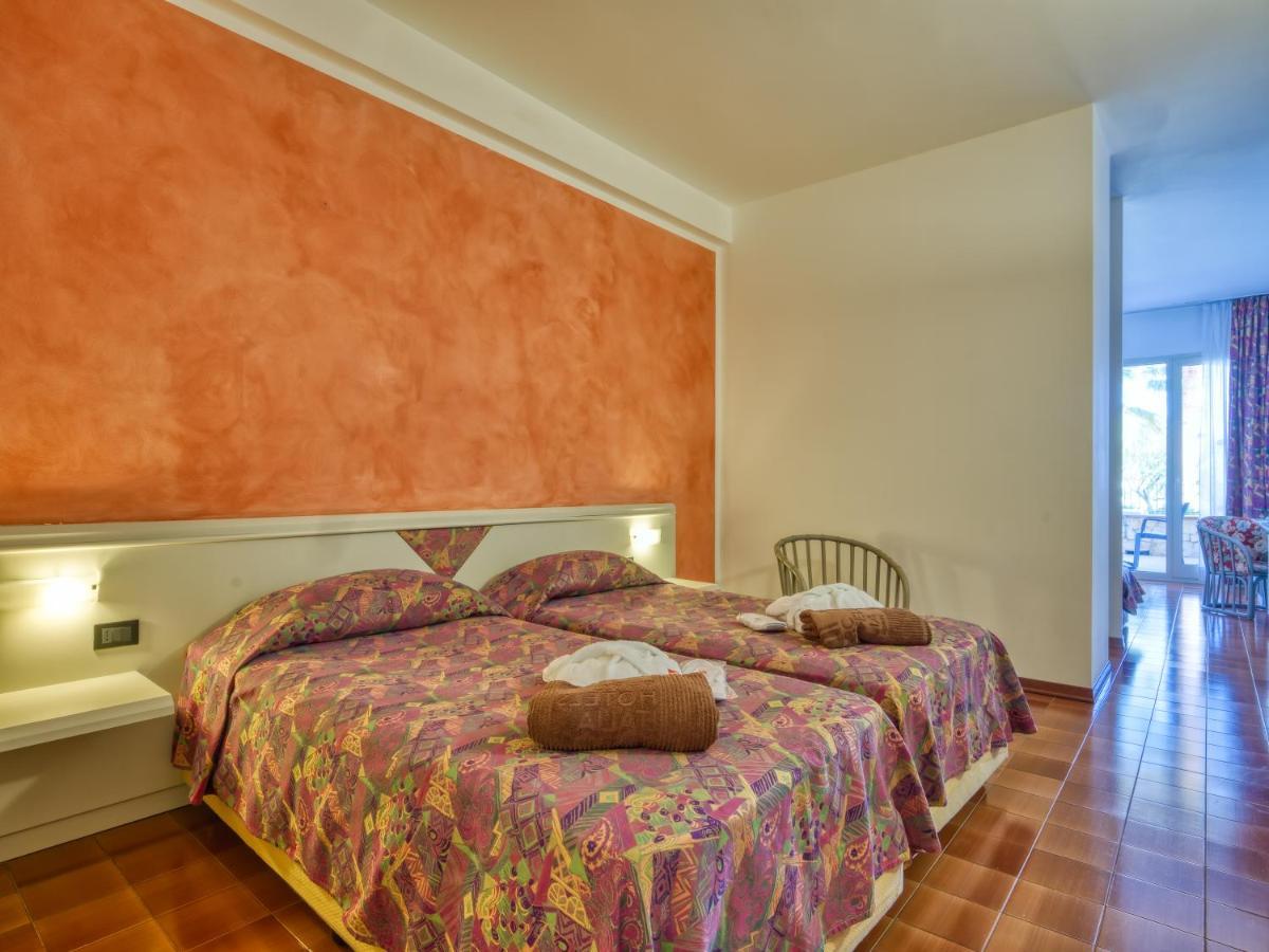 Hotel Antares Letojanni Exterior photo