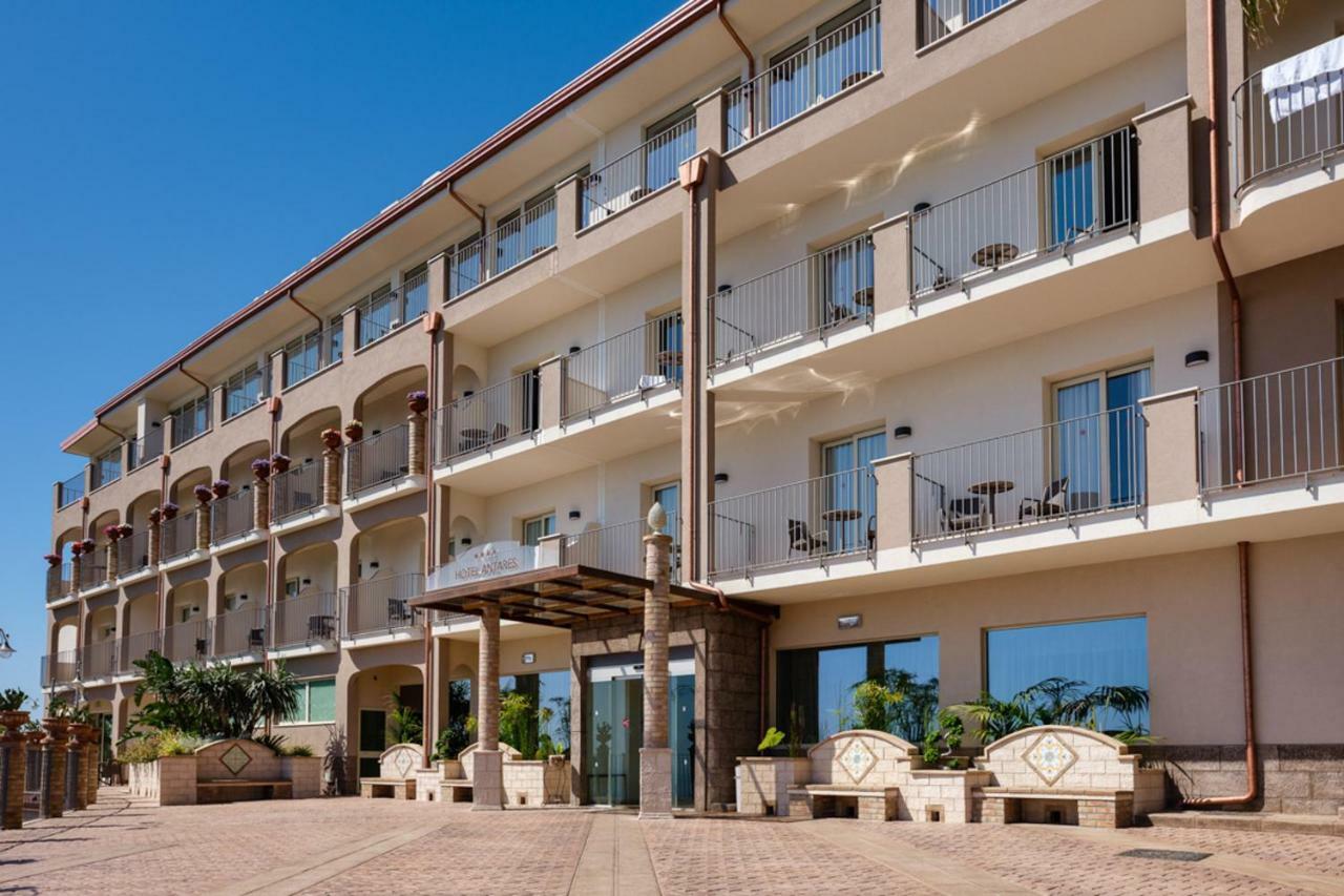 Hotel Antares Letojanni Exterior photo