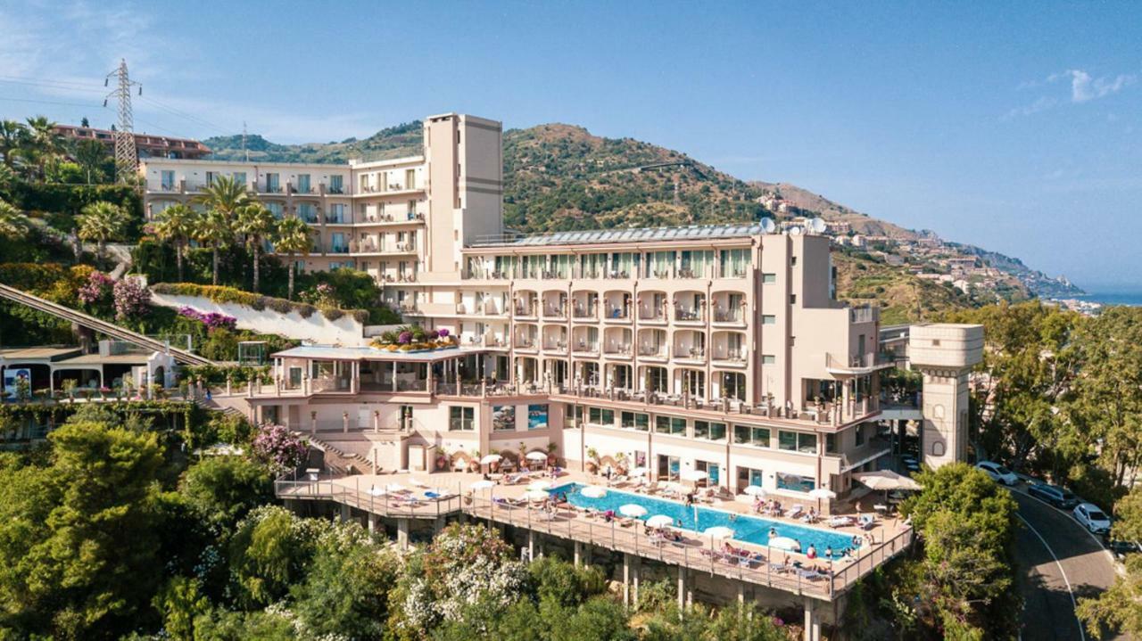 Hotel Antares Letojanni Exterior photo